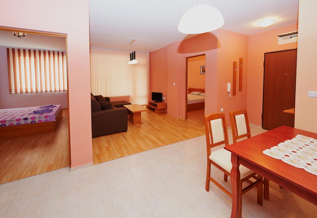 Apartments Dimitrovi Pomorie Pokoj fotografie