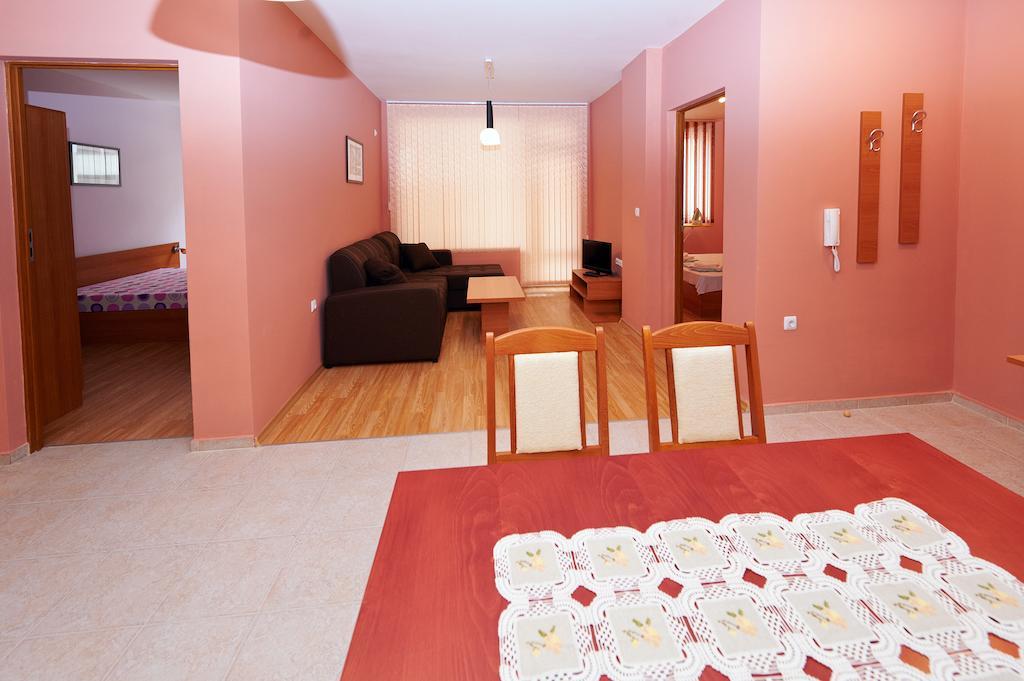 Apartments Dimitrovi Pomorie Pokoj fotografie